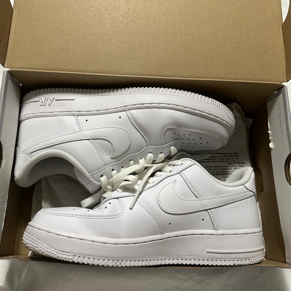 NIKE Air Force 1 ‘07